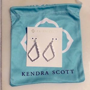 Kendra Scott Sophia drop earrings
